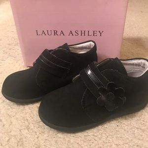 NWT. Laura Ashley: Girls boot (size 10)